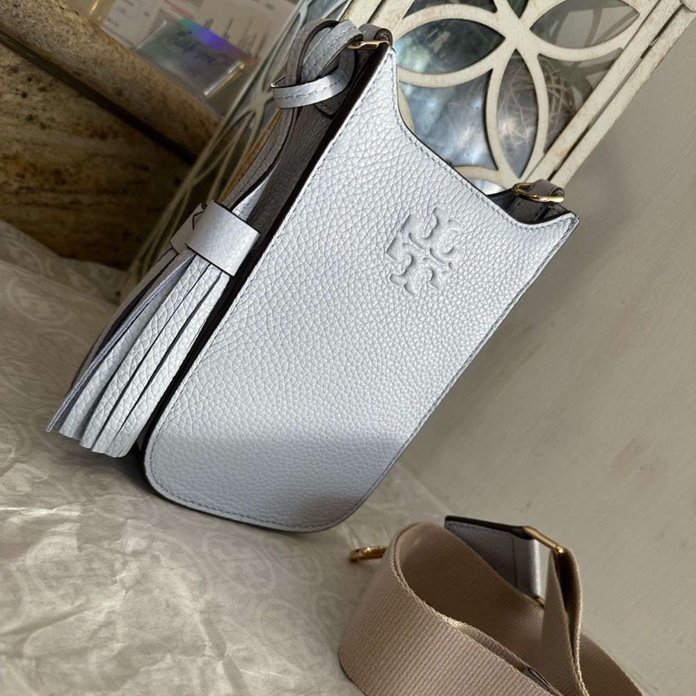 New Tory Burch Thea cellphone crossbody thick strap - Picture 6 of 6